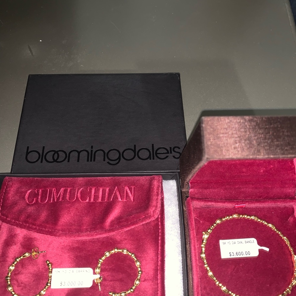 18K YG DIA OVAL BANGLE & EARRINGS 18K YG.